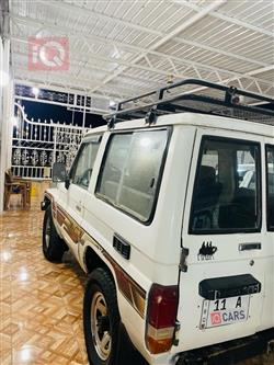 تويوتا لاند كروزر 70 بيك اب